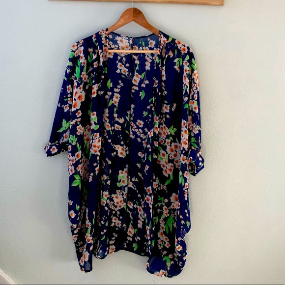 Cherry blossom sheer kimono - Picture 1 of 4